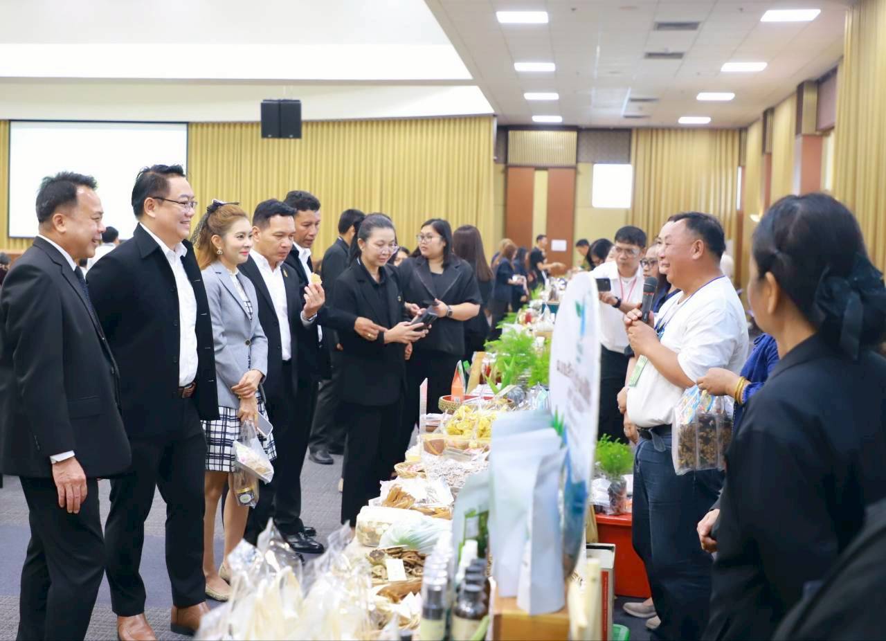 title - สบท. ร่วมพิธีเปิด โครงการสัมมนาเชิงปฏิบัติการ หลักสูตร การเพิ่มประสิทธิภาพการผลิตสินค้าเกษตรชีวภาพในเขตปฏิรูปที่ดินอย่างครบวงจร ภายใต้โครงการยกระดับศักยภาพการพัฒนาสินค้าเกษตรชีวภาพ ปีงบประมาณ พ.ศ. 2569